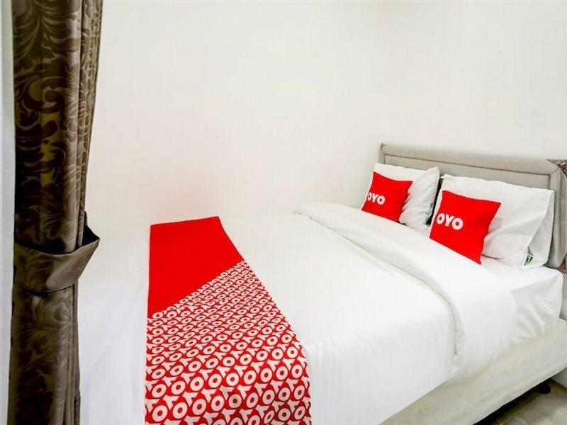 Hotel Jabusimo Syariah Redpartner Jakarta Exteriér fotografie